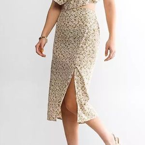 NWT Willow & Root Floral Print Midi Skirt
